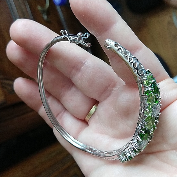 Green and clear gemstone sterling silver 925 bracelet hinged bangle - Picture 6 of 12